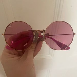 Pink Ray-Ban sunglass